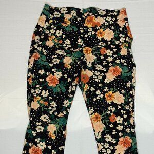 Torrid Pedal Pusher Pocket Legging (Black/Peach Floral)